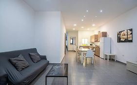 Modern & Spacious Near Valletta